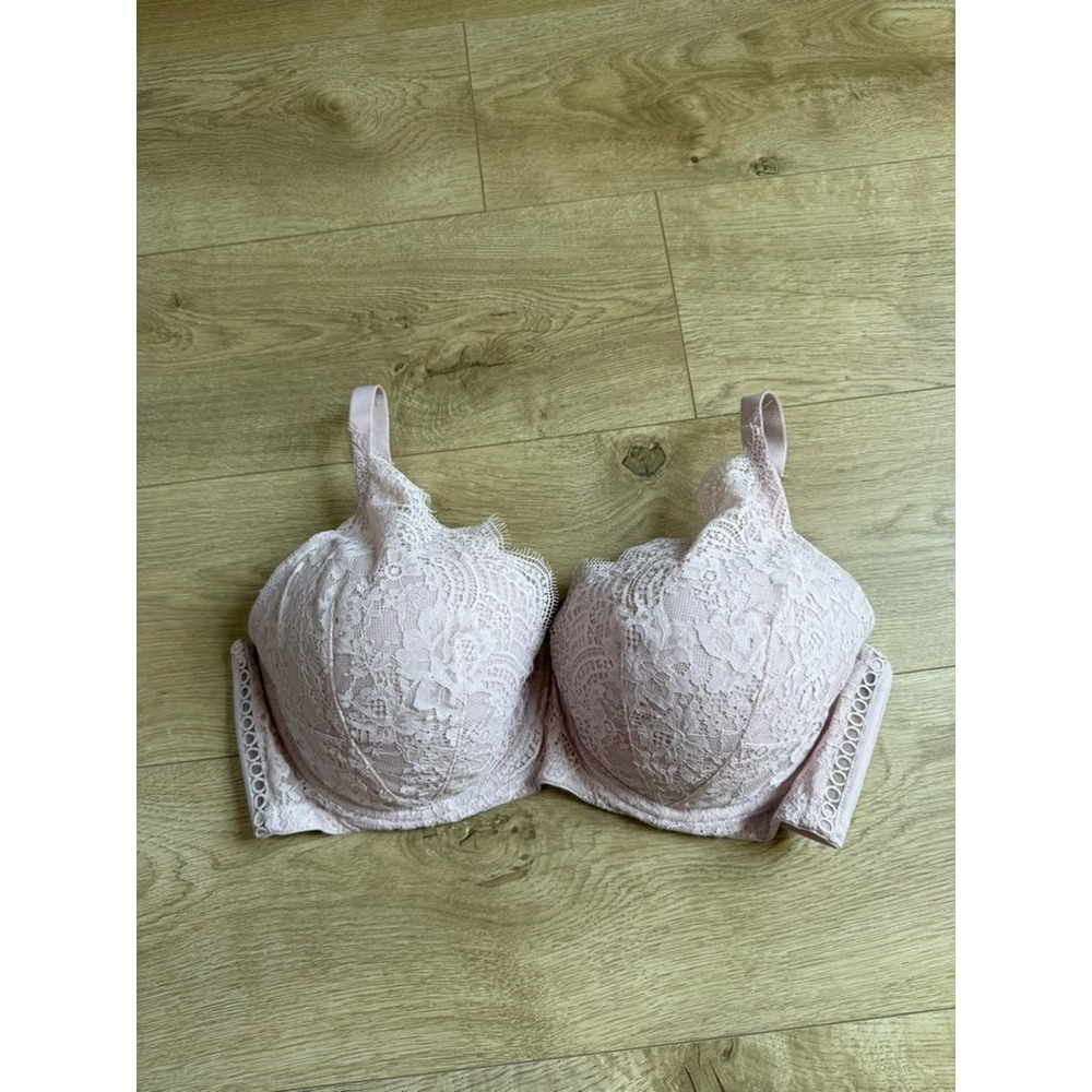 EUC Victorias Secret Dream Angels lined demi lace bra size 38DDD